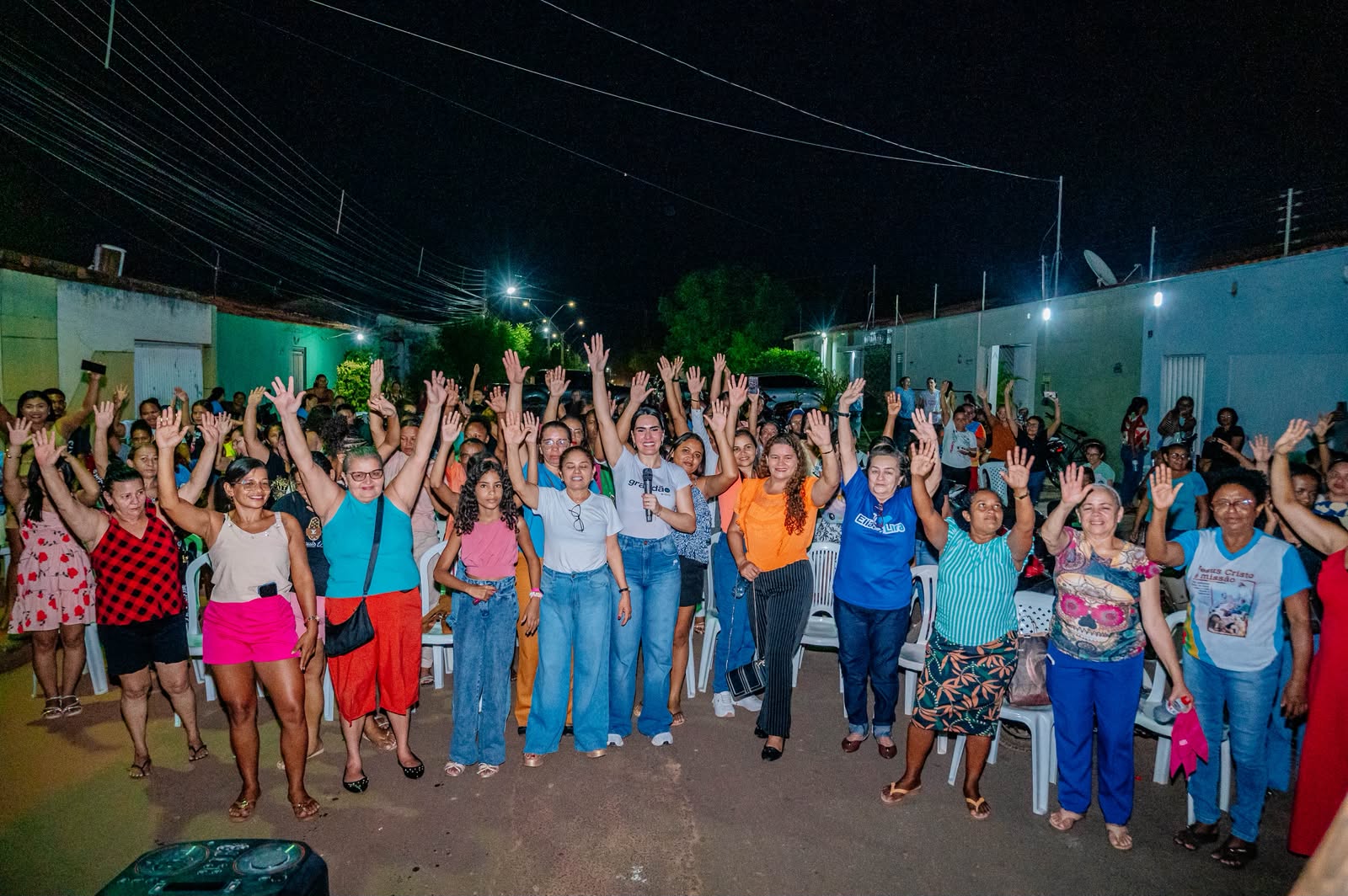 Acolhimento e emoção: Paula Prata é recebida com carinho no bairro Santa Cruz a convite da vereadora Eliane Lira